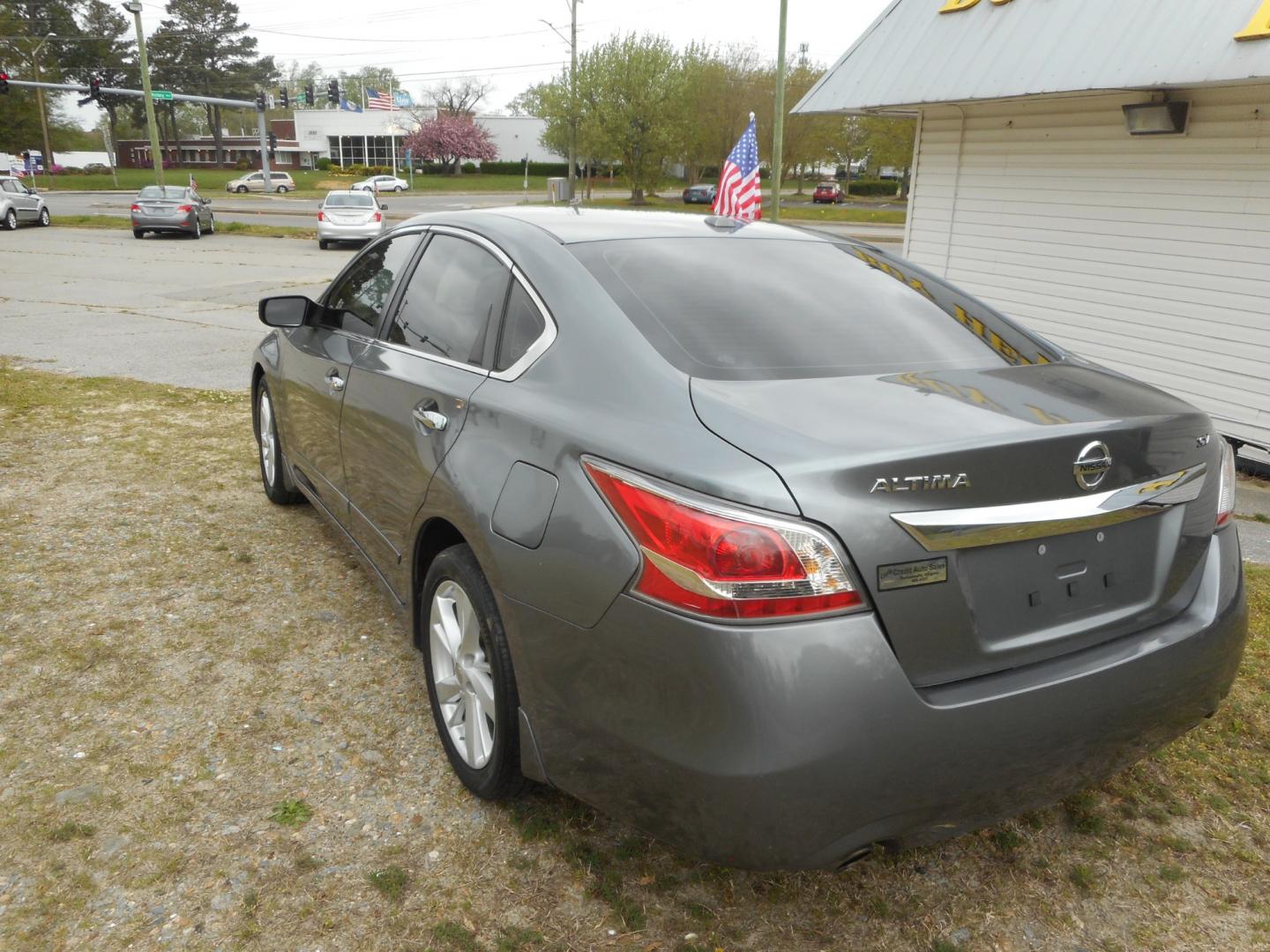 2015 Gray Nissan Altima (1N4AL3APXFC) , located at 2553 Airline Blvd, Portsmouth, VA, 23701, (757) 488-8331, 36.813889, -76.357597 - Down Payment: $1499 Weekly Payment: $110 APR: 23.9% Repayment Terms: 42 Months ***CALL ELIZABETH SMITH - DIRECTOR OF MARKETING @ 757-488-8331 TO SCHEDULE YOUR APPOINTMENT TODAY AND GET PRE-APPROVED RIGHT OVER THE PHONE*** - Photo#7